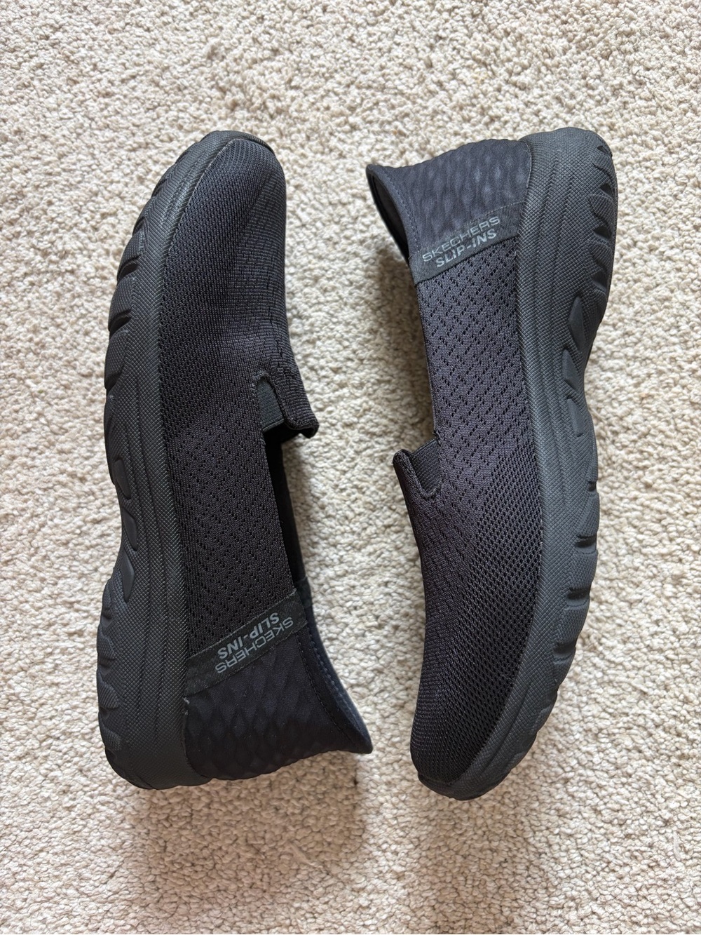 Skechers Black Slip-On Flats Loafers Women’s Shoes Sz 8